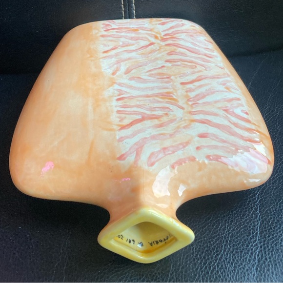 Vintage Art Deco Glazed Ceramic Vase with Peach, Yellow and White Designs - Picture 4 of 12